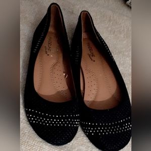 Madeline stuart flats